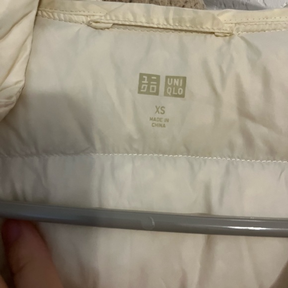 White Uniqlo ultra light down parka jacket - Picture 2 of 5